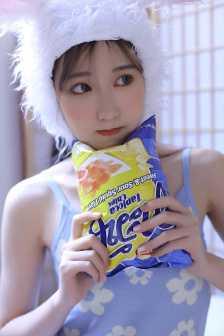 喝朱竹清的乳液